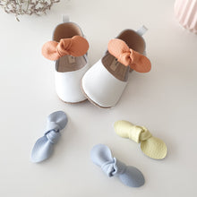 Cargar imagen en el visor de la galería, MOÑOS EXTRAS PARA ZAPATITOS