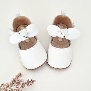 THE BOW SANDALS