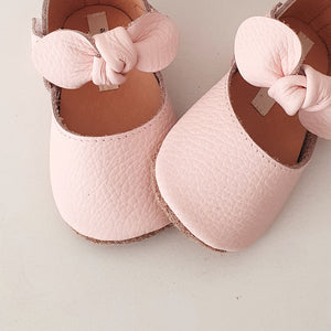 THE BOW SANDALS