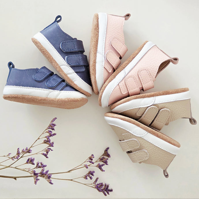 THE LOW-TOP SNEAKERS